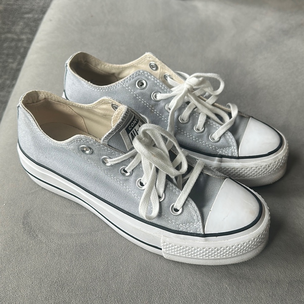 Platform low top converse in gray size 7W